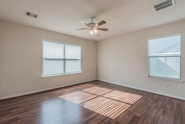 Building Photo - 20931 Gastonbury Ln