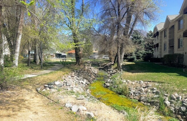 Building Photo - Charming 3-Bedroom Condo in Franklin Park – Prime Provo Location
