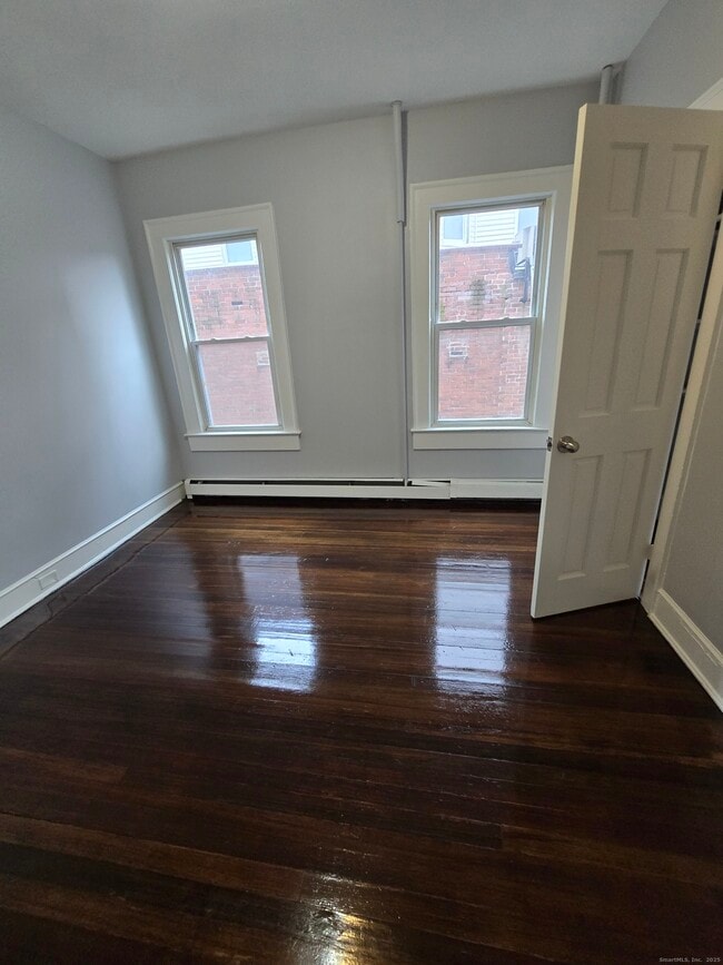 Building Photo - 190 Westland St