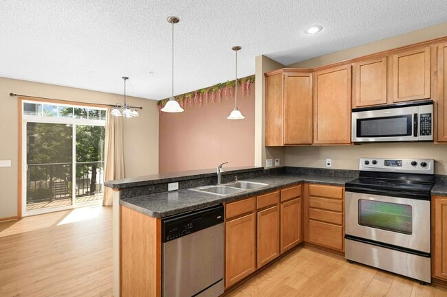 Building Photo - 15531 Eagle Shore Dr