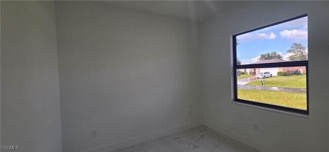 Building Photo - 306 NE 10th Terrace