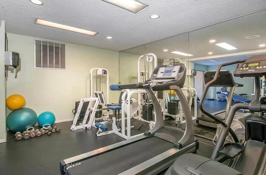 Building Photo - 4600 Lamont St