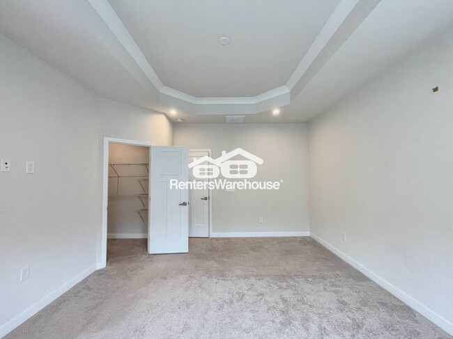 Building Photo - 1724 Defiance Dr
