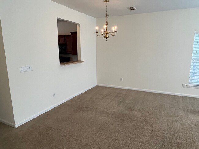 Building Photo - 3 Story, 3 Bedroom Townhome in Ballantyne