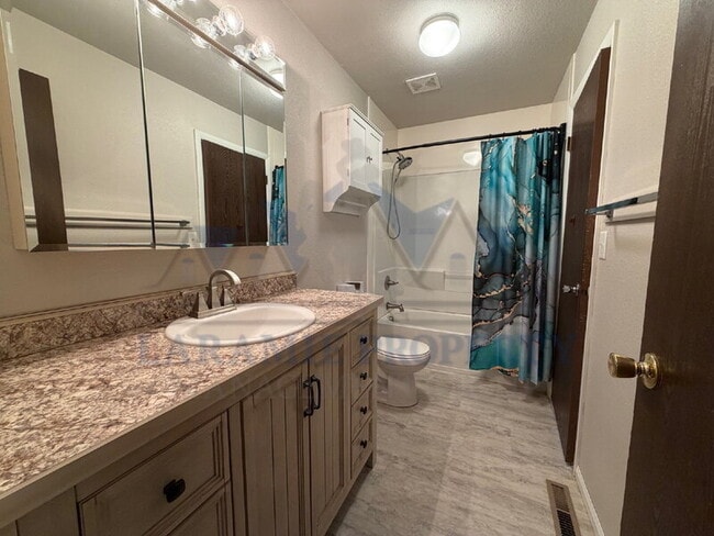 Building Photo - 1080 N 18th St