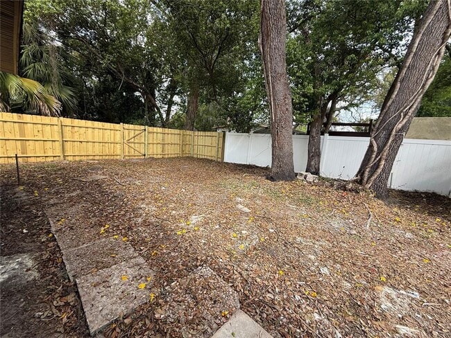 Building Photo - 421 E Warren Ave