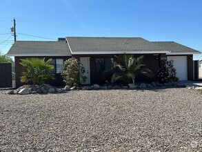 Building Photo - Furnished/or Un-Furnished - Pool home - 2 ...