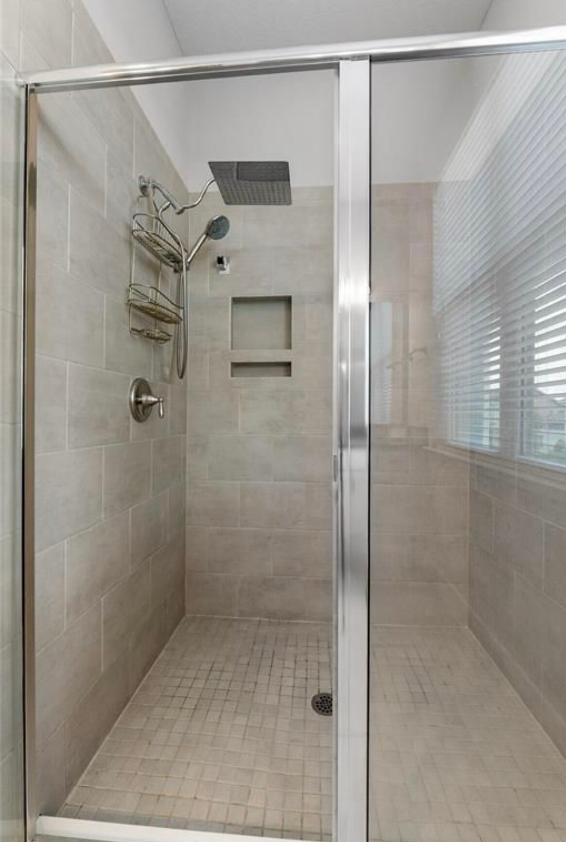 Building Photo - 8427 Modiano St