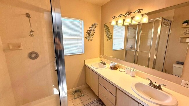 Building Photo - 40 Essex Ct