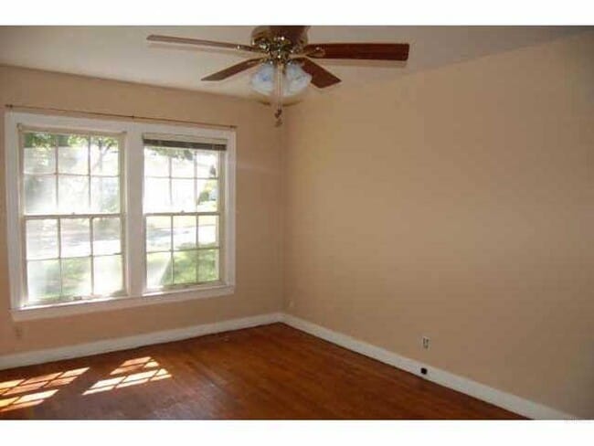 Building Photo - 1308 Crestwood Rd