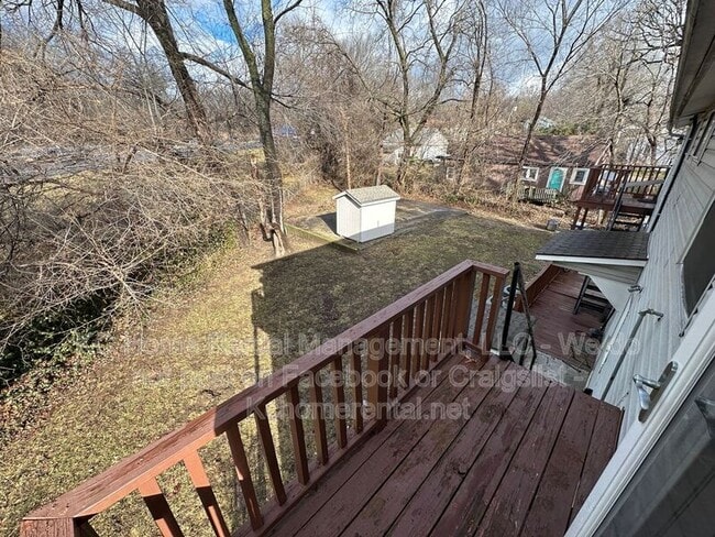 Building Photo - 4400 NE 46th Terrace