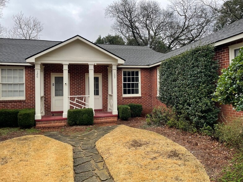 Building Photo - 126 Oakhaven Ave