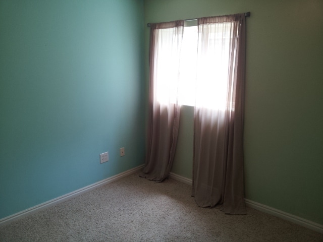 Building Photo - Ogden Townhouse for Rent close to Local Re...