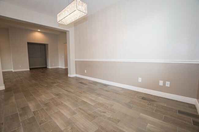 Building Photo - Executive home in The Estates at Holiday! ...