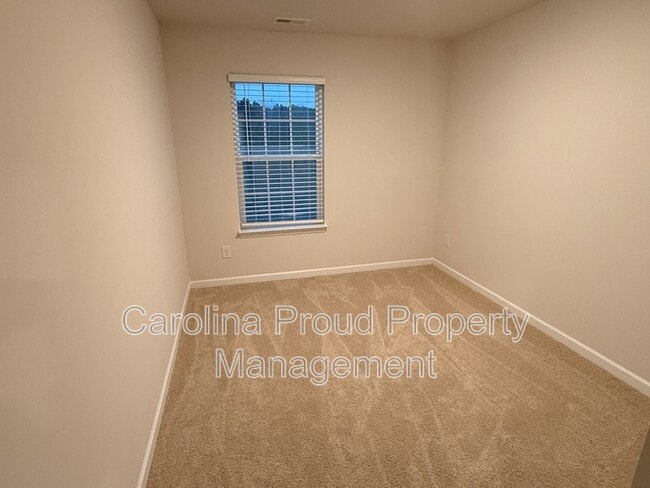 Building Photo - 3200 Tatlock Wy