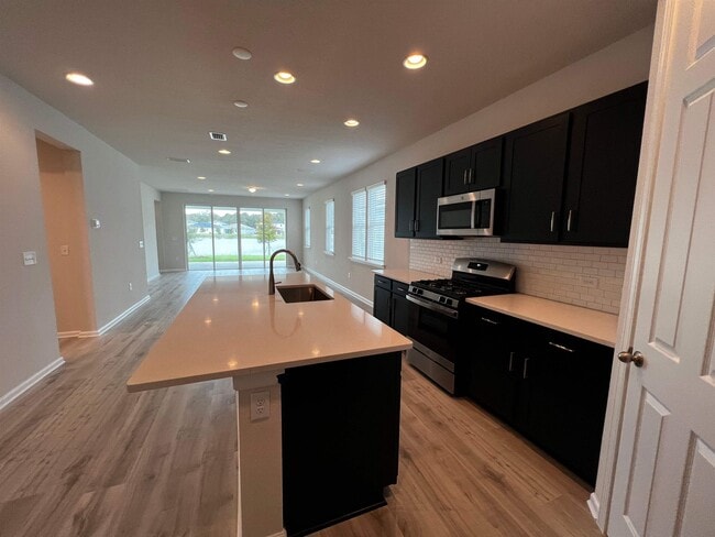 Building Photo - 711 Honeycomb Trl