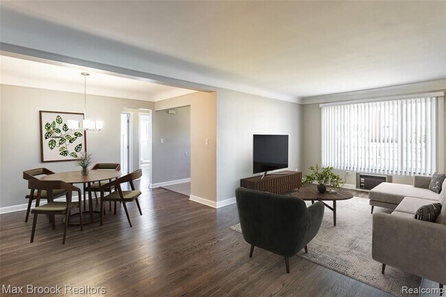 Building Photo - 1909 Gardenia Ave