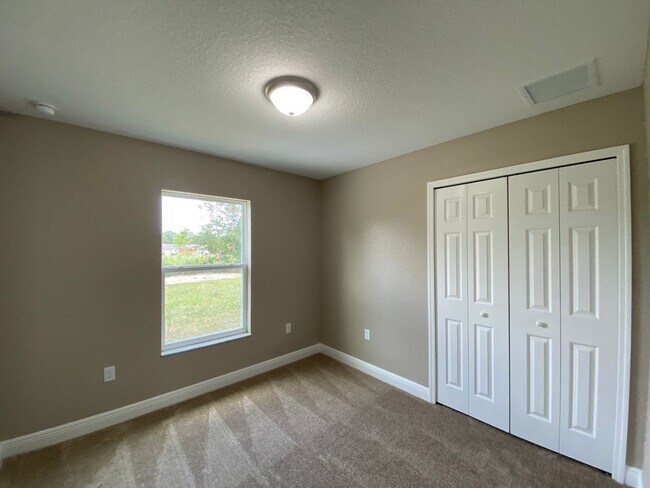 Building Photo - Marion Oaks - Welcome Home