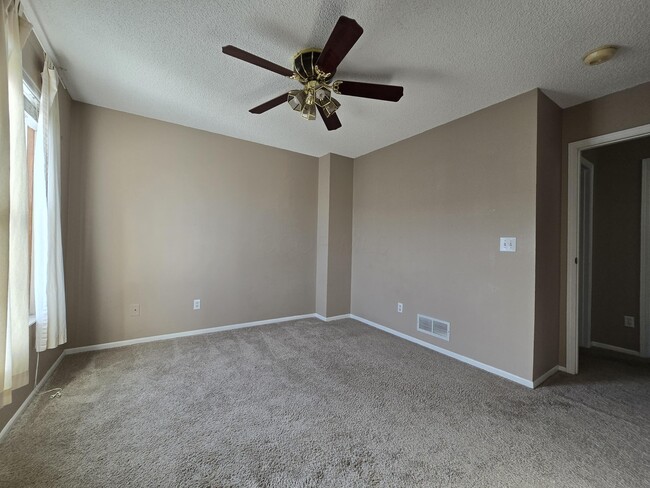Building Photo - 5690 Kilbury Ln