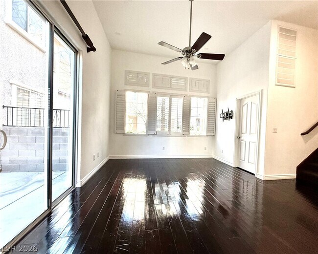 Building Photo - 1862 Hollywell St