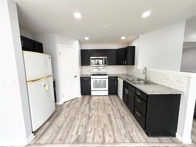 Building Photo - 47515 Ormskirk Dr