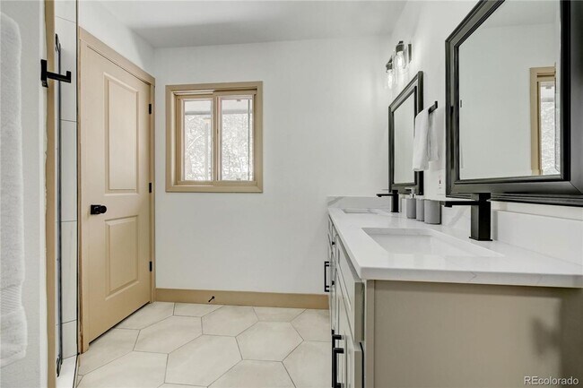 Building Photo - GORGEOUS HOME IN COAL CREEK CANYON ON 4.85 ACRES! RENT, BUY, OR RENT TO OWN!
