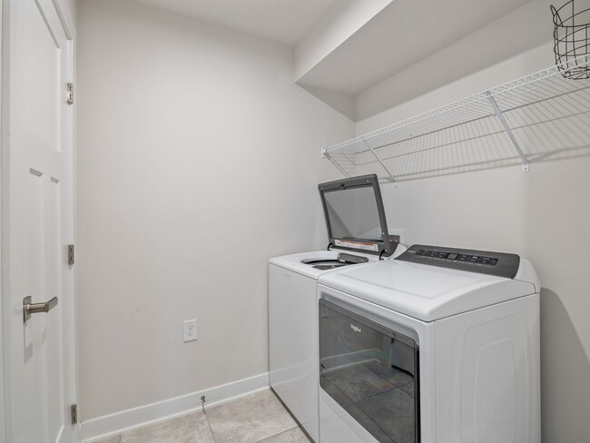 Building Photo - Move In Special - Greenville Dream Townhome: Modern 3 BR, 2.5 BA Steps from the Swamp Rabbit Trai...