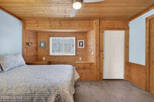 Building Photo - UNIQUE FURNISHED APARTMENTS WITH CUSTOM WOODWORK