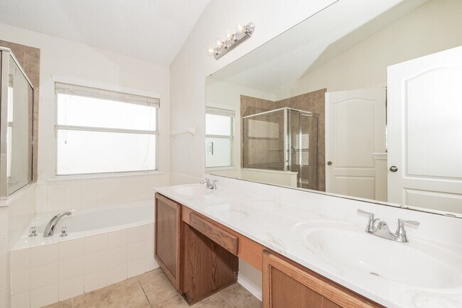 Building Photo - 2318 Cherokee Cove Trail