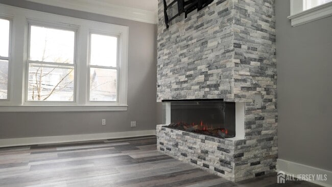 Building Photo - 65 Poe Ave