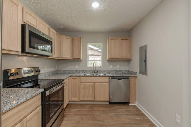 Building Photo - Beautiful Single Family Home!
