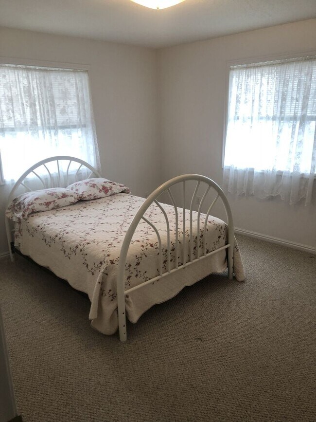 Building Photo - Cute Home For Rent In Rexburg