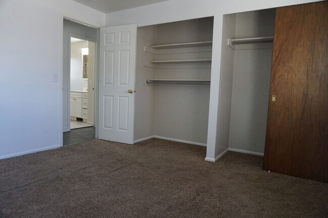 Building Photo - 4 Bedroom 2 Bath West Jordan Home
