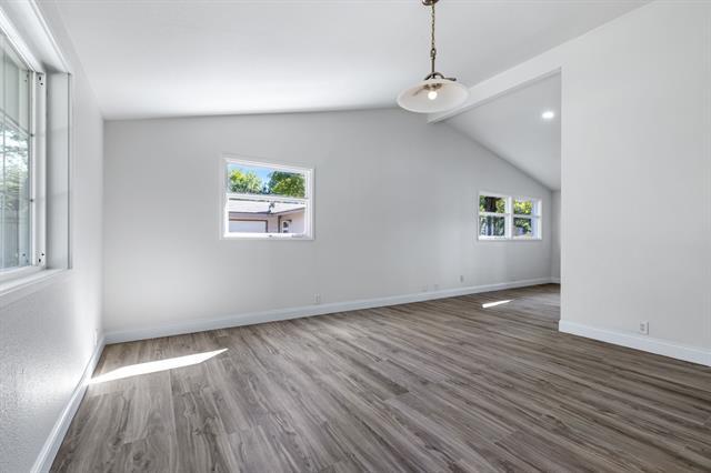 Building Photo - 912 Warfield Way