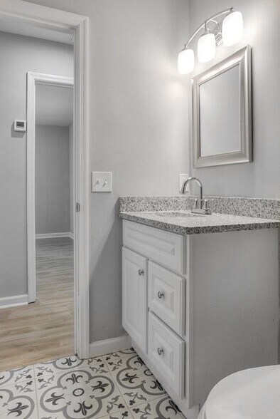 Building Photo - 212 Broadmoor Dr