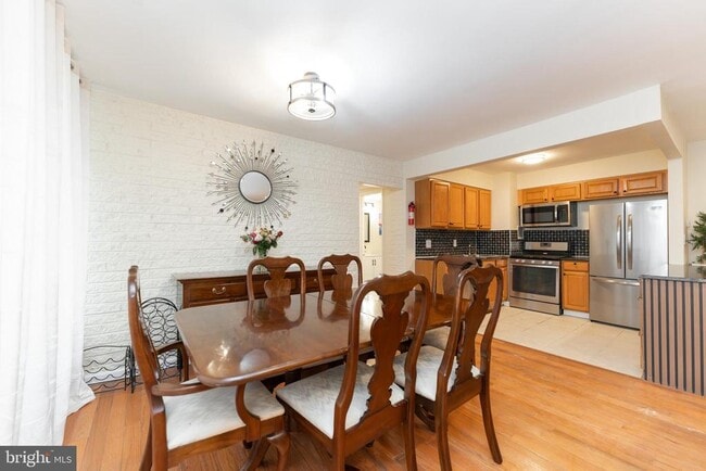 Building Photo - 1832 Metzerott Rd