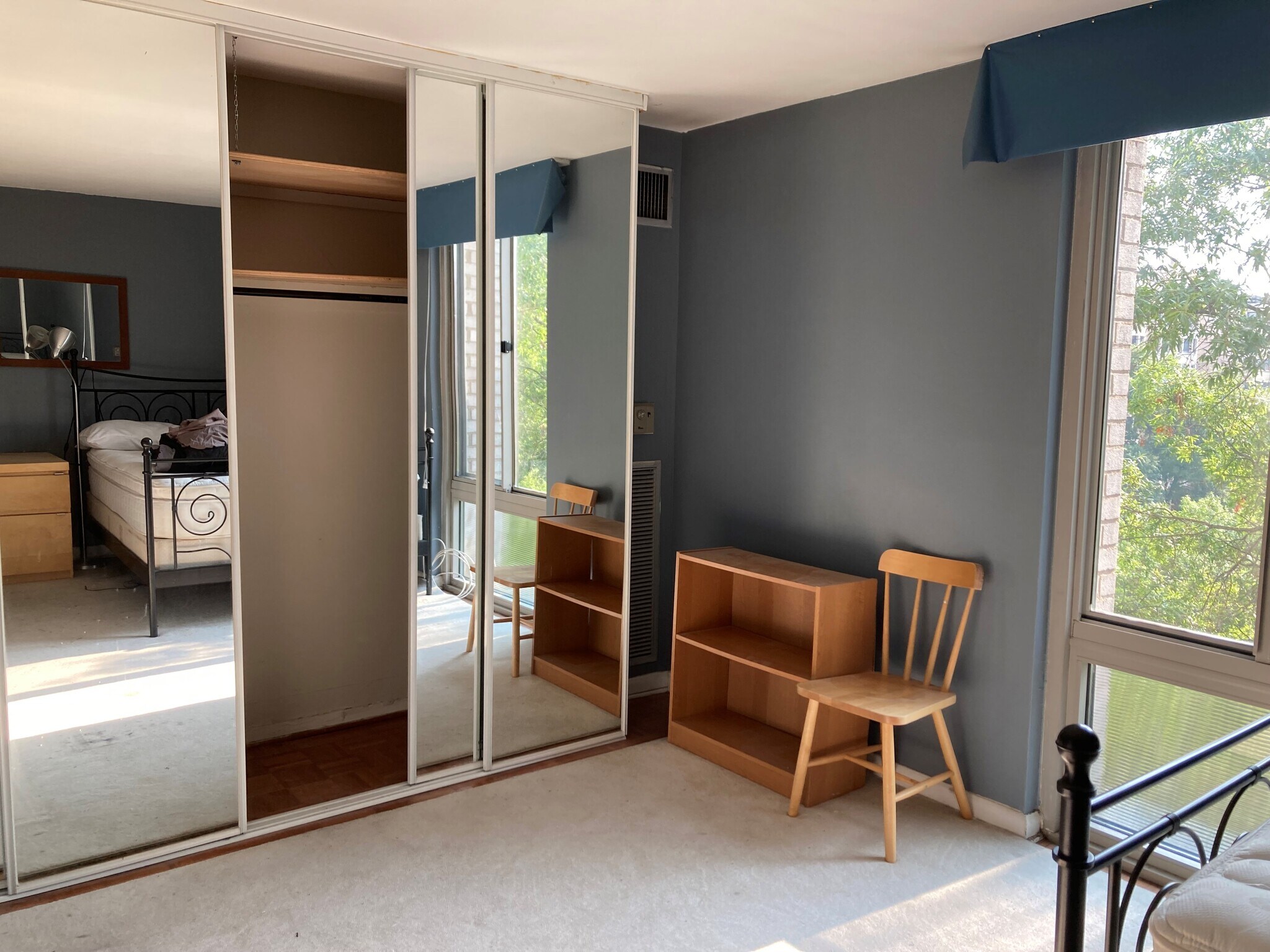 Bedroom with large closet - 950 25th St NW