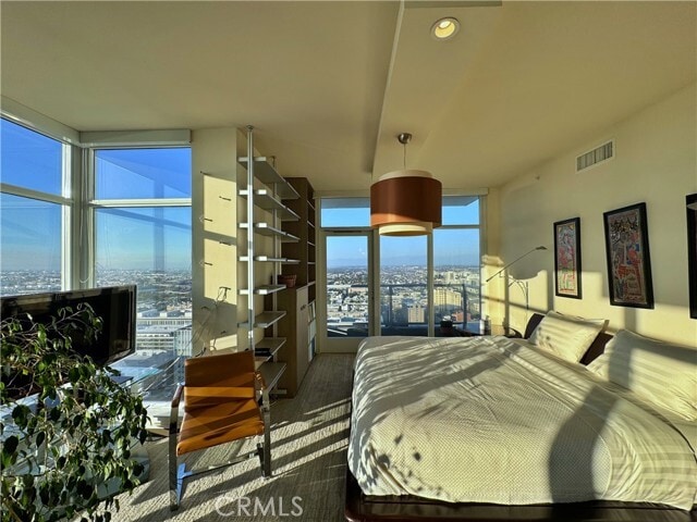 Building Photo - 400 W Ocean Blvd