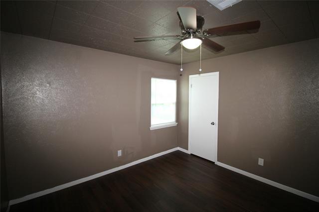Building Photo - 3130 S Llewellyn Ave