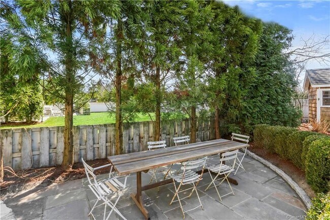 Building Photo - 4 Scofield Pl