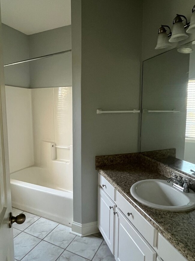 Building Photo - 104 Meadow Grove Ct