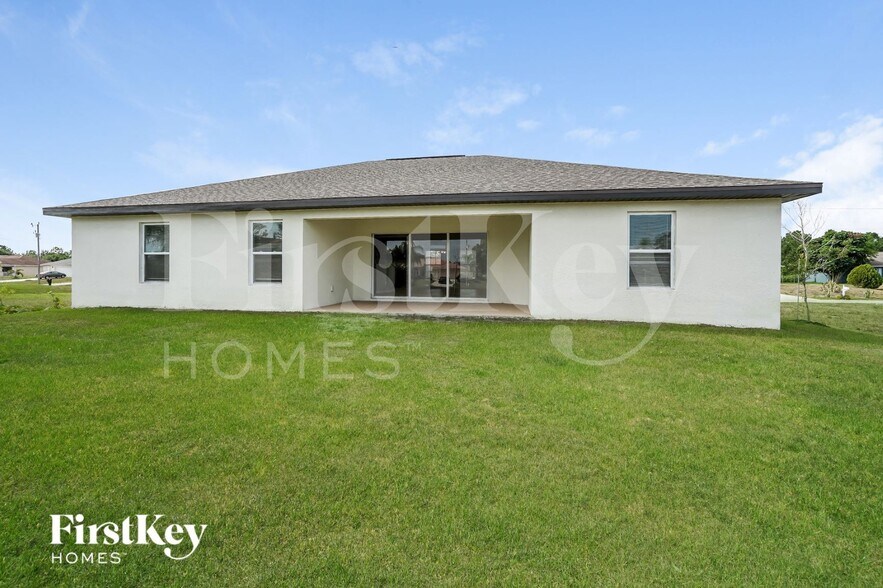 Building Photo - 1719 NW 25th Ln