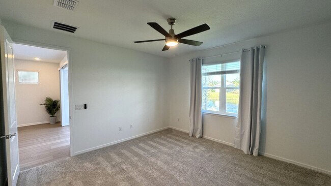 Building Photo - Unfurnished Annual Rental Available Now