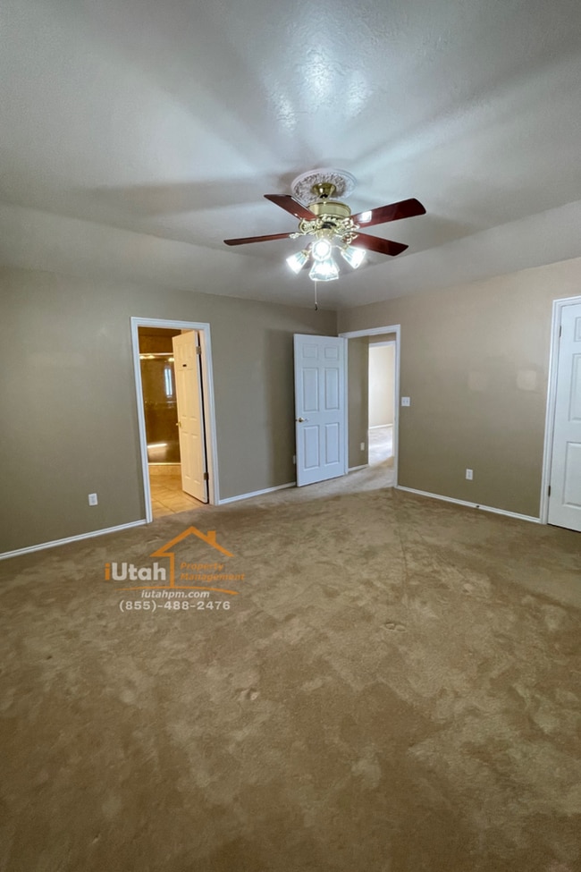 Building Photo - East Layton 6 Bdrm 3 Bth 2 car garage home.