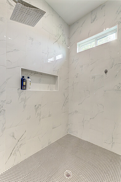 Master shower - 707 N Shorewood Dr