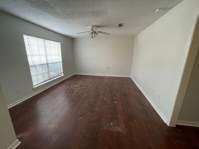 Building Photo - 3 Bedroom Home for Rent in Pearl!
