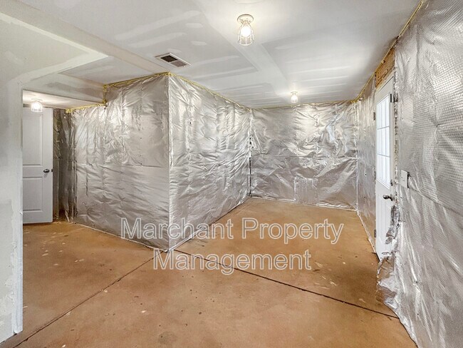 Building Photo - 219 Maple Frg Trl