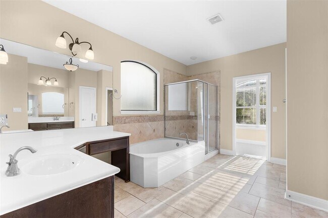 Building Photo - 3001 Lombardi Way