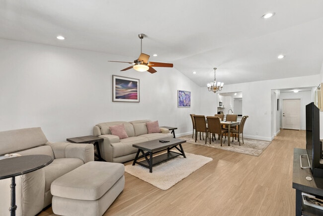 Building Photo - 6721 Bridlewood Ct