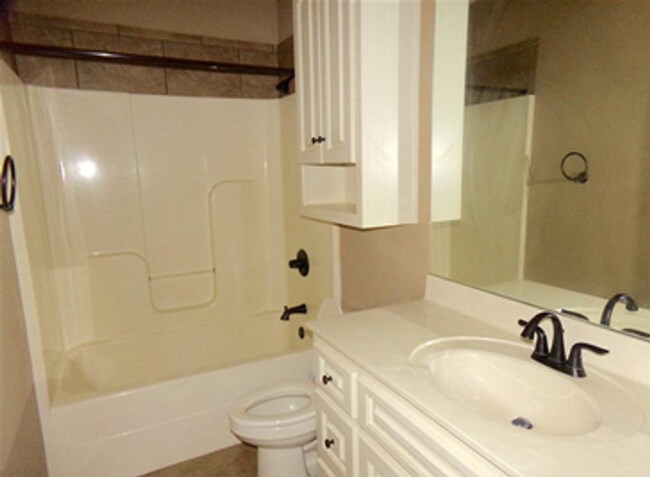 Building Photo - 18 Cains Cove